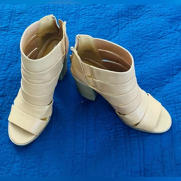 Report heels - Picture 2 of 7